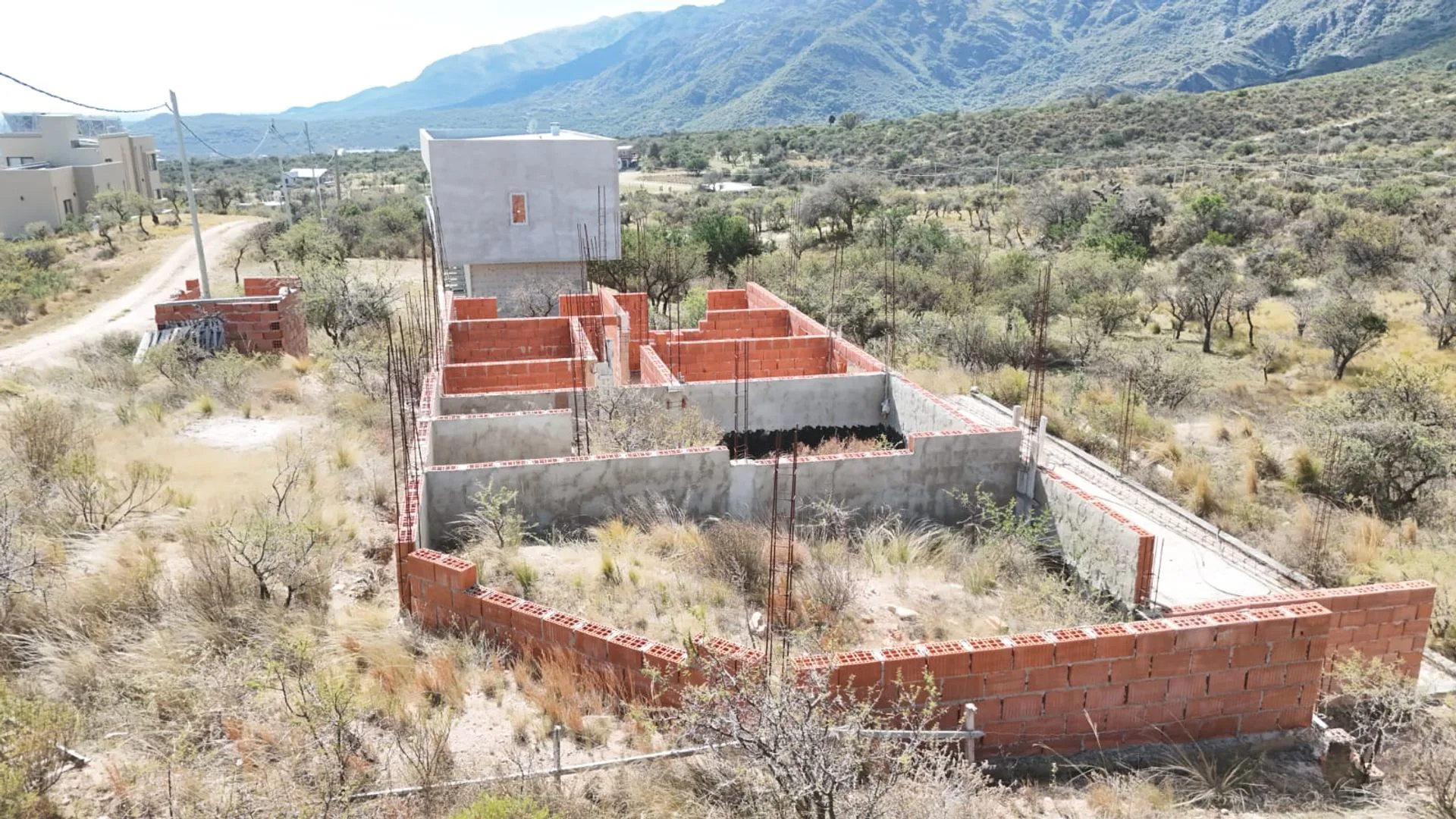 CASA A TERMINAR EN “AGUAS BLANCAS”- VILLA LARCA foto 4