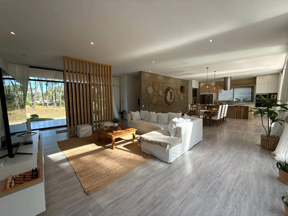 Casa en Venta en PINAMAR Barrio Álamos 5 ambientes foto 3