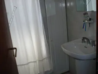GRAN OPORTUNIDAD 2 PROPIEDADES SOBRE AMPLIO LOTE ZONA RINCON DE MILBERG foto 4