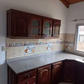 GUIDEK STASIUK PROPIEDADES ALQUILA CASA DE DOS HABITACIONES foto 4