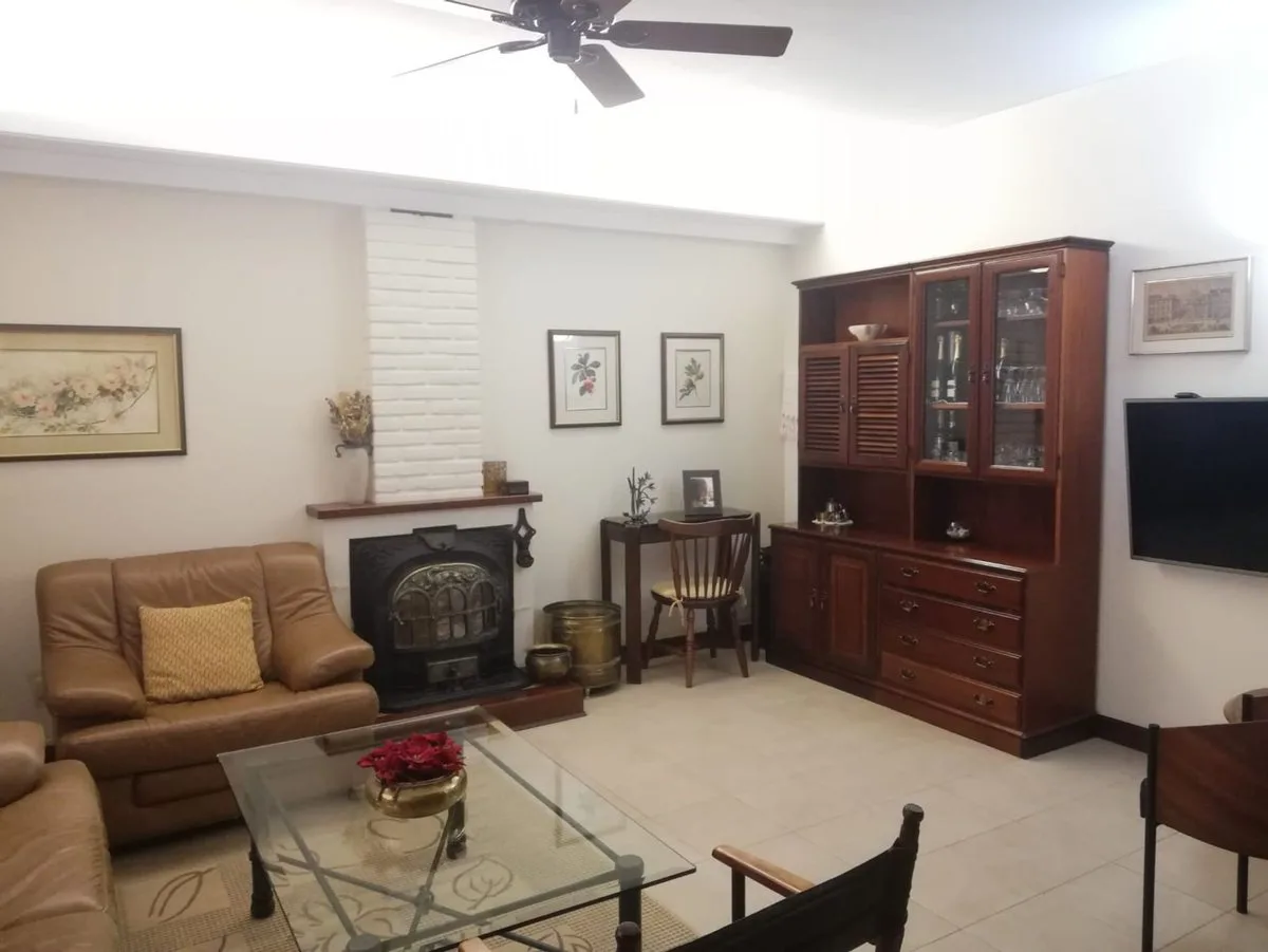VENTA DE CASA 5 AMB C/COCHERA QUILMES CENTRO foto 3