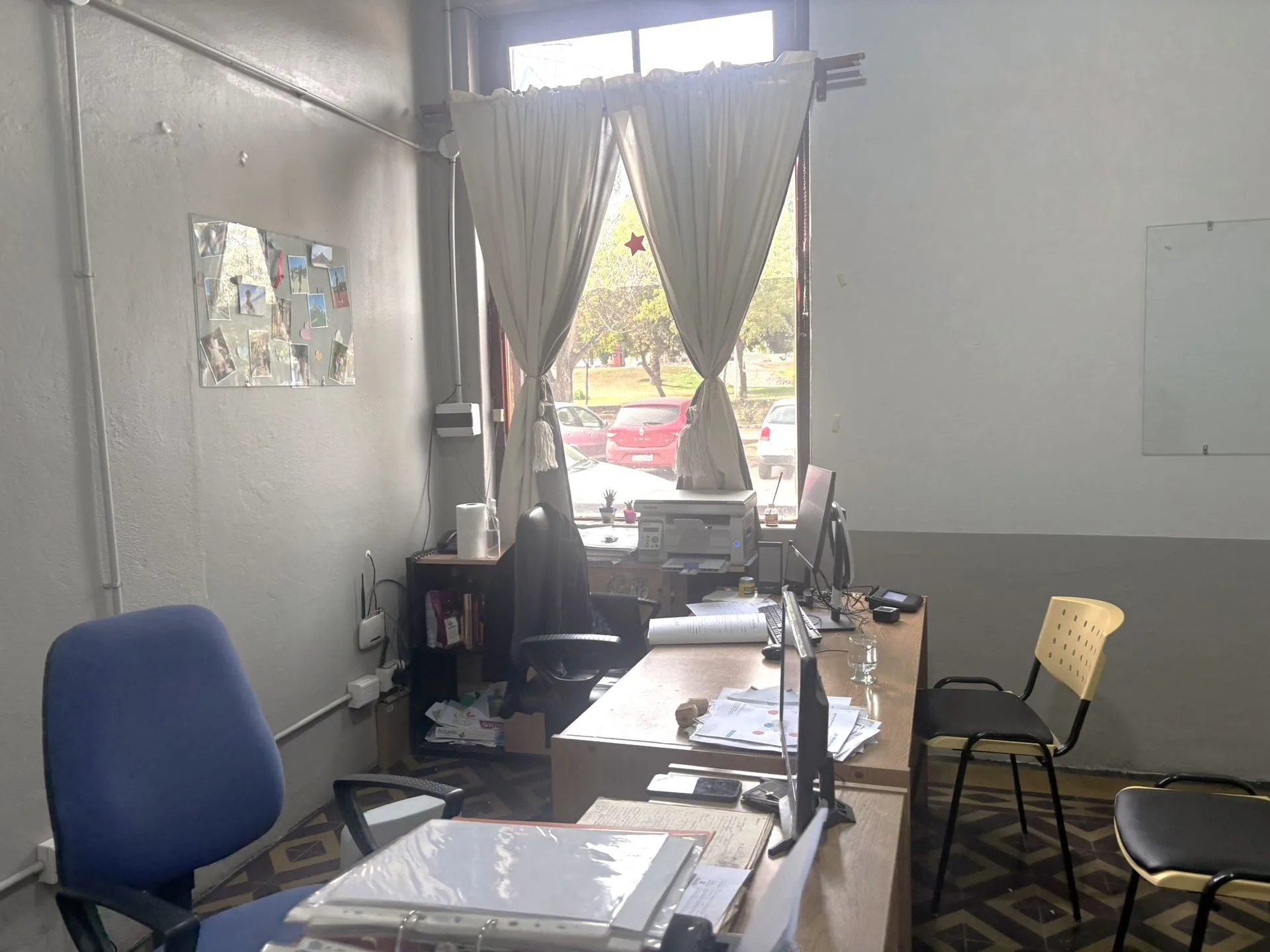 SE VENDE CASA C/ 3 LOCALES Y ESCRITURA EN  LA PAZ foto 3