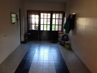 Imperdible Casa en dos plantas de 4 ambientes- OLIVOS foto 1