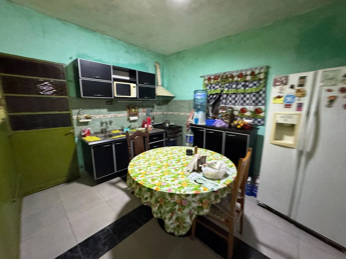 VENTA CASA COCHERA JARDIN QUINCHO PILETA GON CATAN foto 3