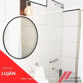 CASA EN LUJÁN CENTRO APTA CRÉDITO foto 2