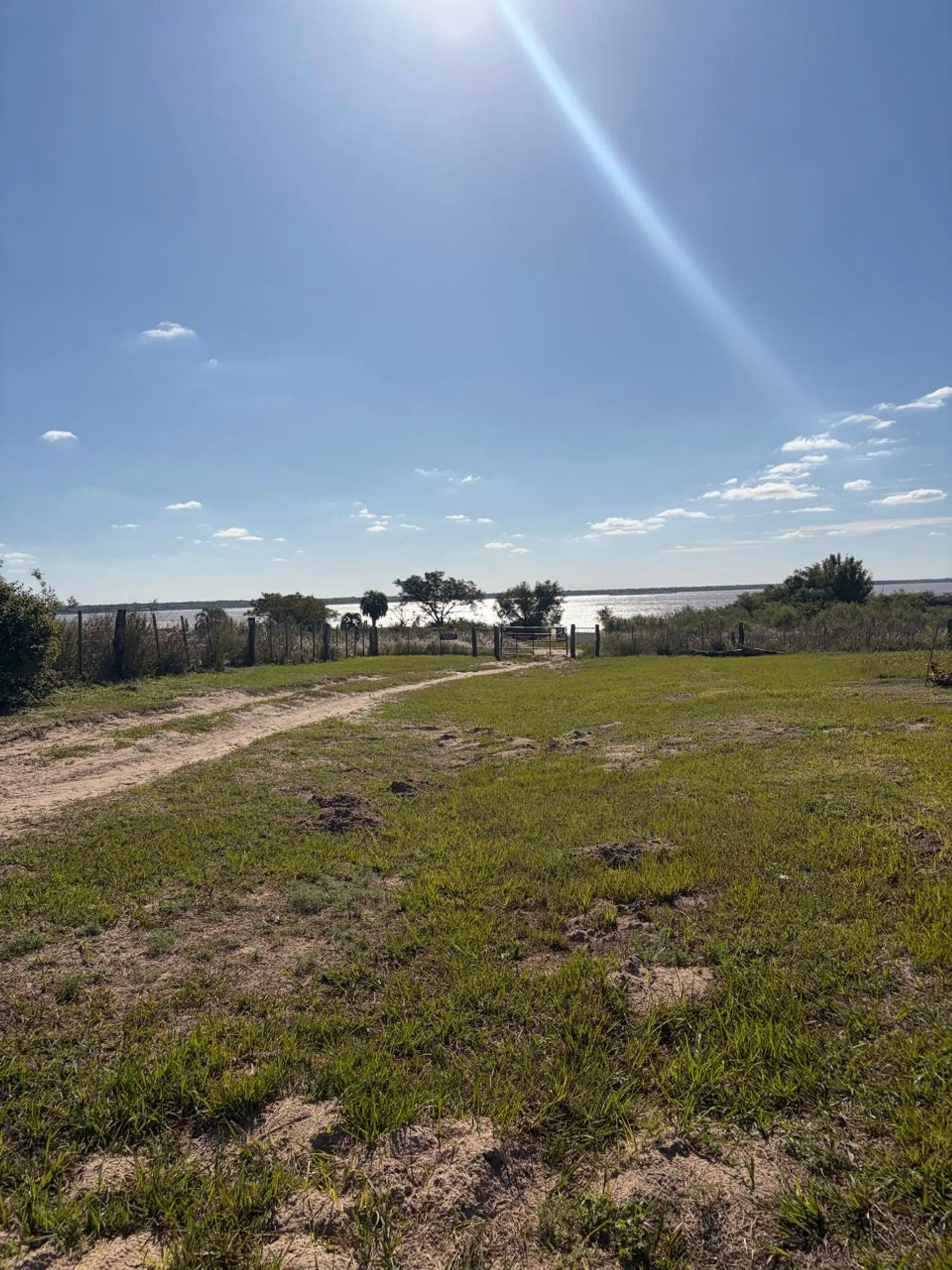LOTE EN VENTA CON VISTA AL RIO PARANA foto 4