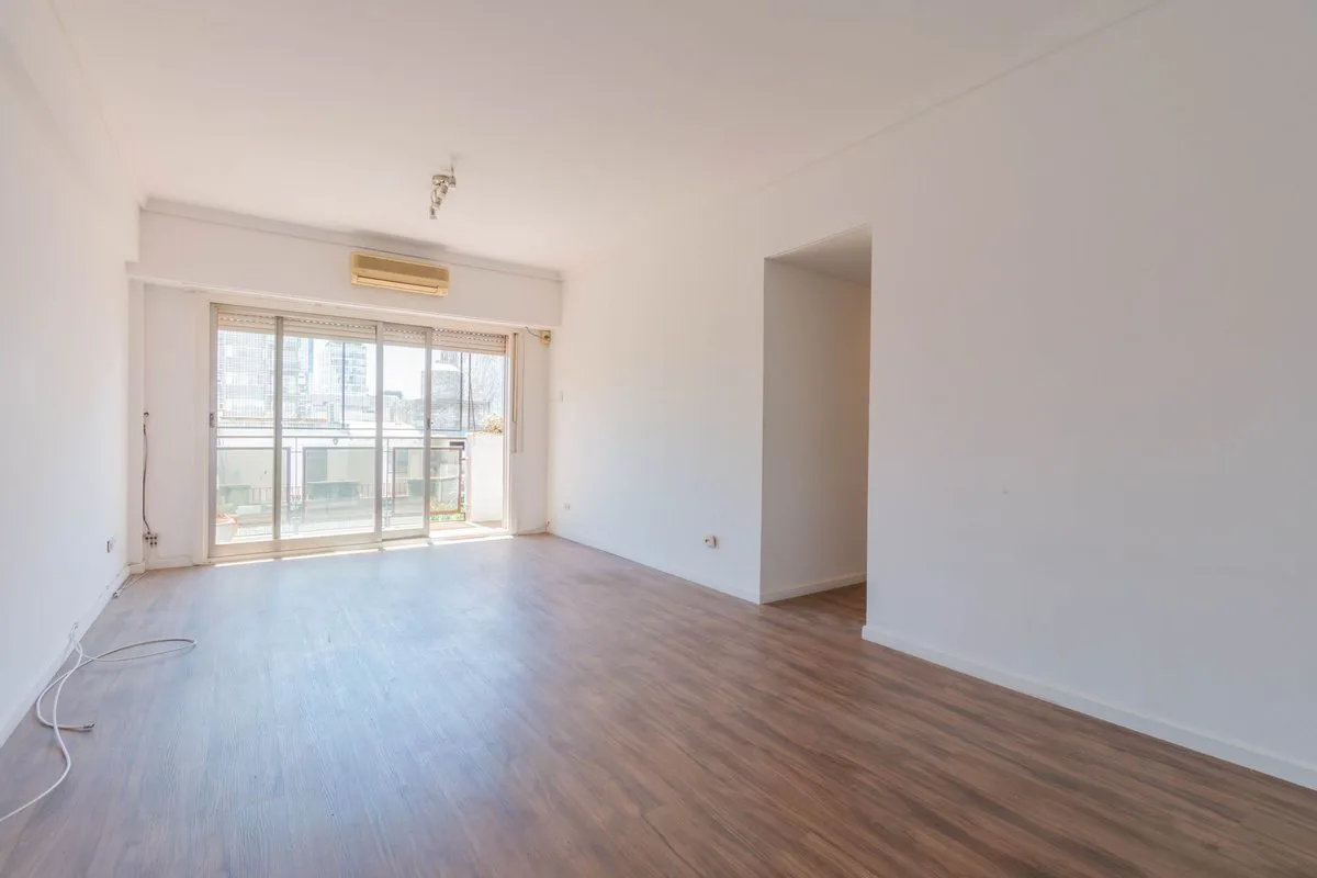 VENTA – 4 amb – dependencia – cochera – todo Luz foto 4