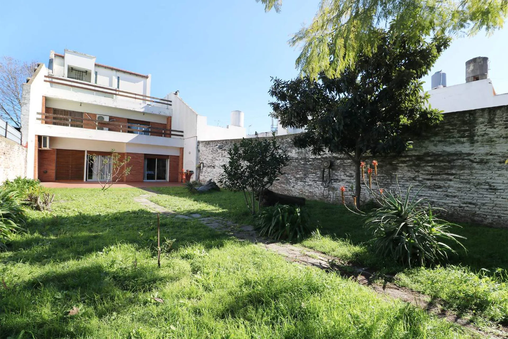 VENTA POMPEYA- Casa Lote propio + Garage+Jardín- foto 2