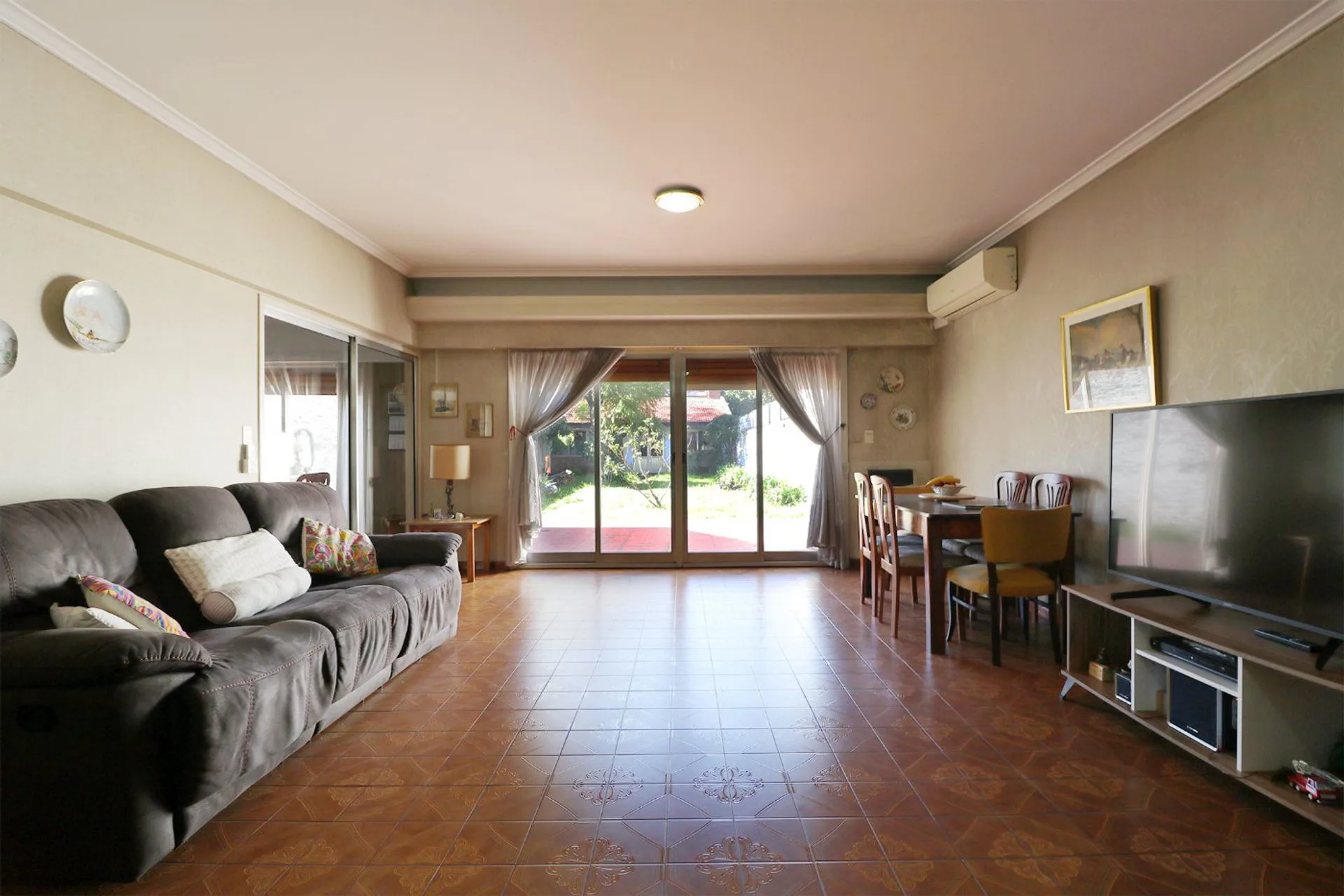 VENTA POMPEYA- Casa Lote propio + Garage+Jardín- foto 3