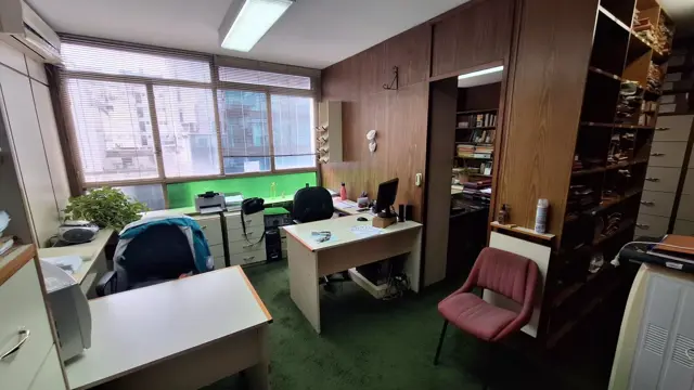 Oficina al frente en venta – Funcional y bien distribuida