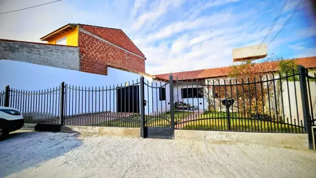 VENTA DE CASA EN BARRIO PARQUE OESTE CUTRAL CO