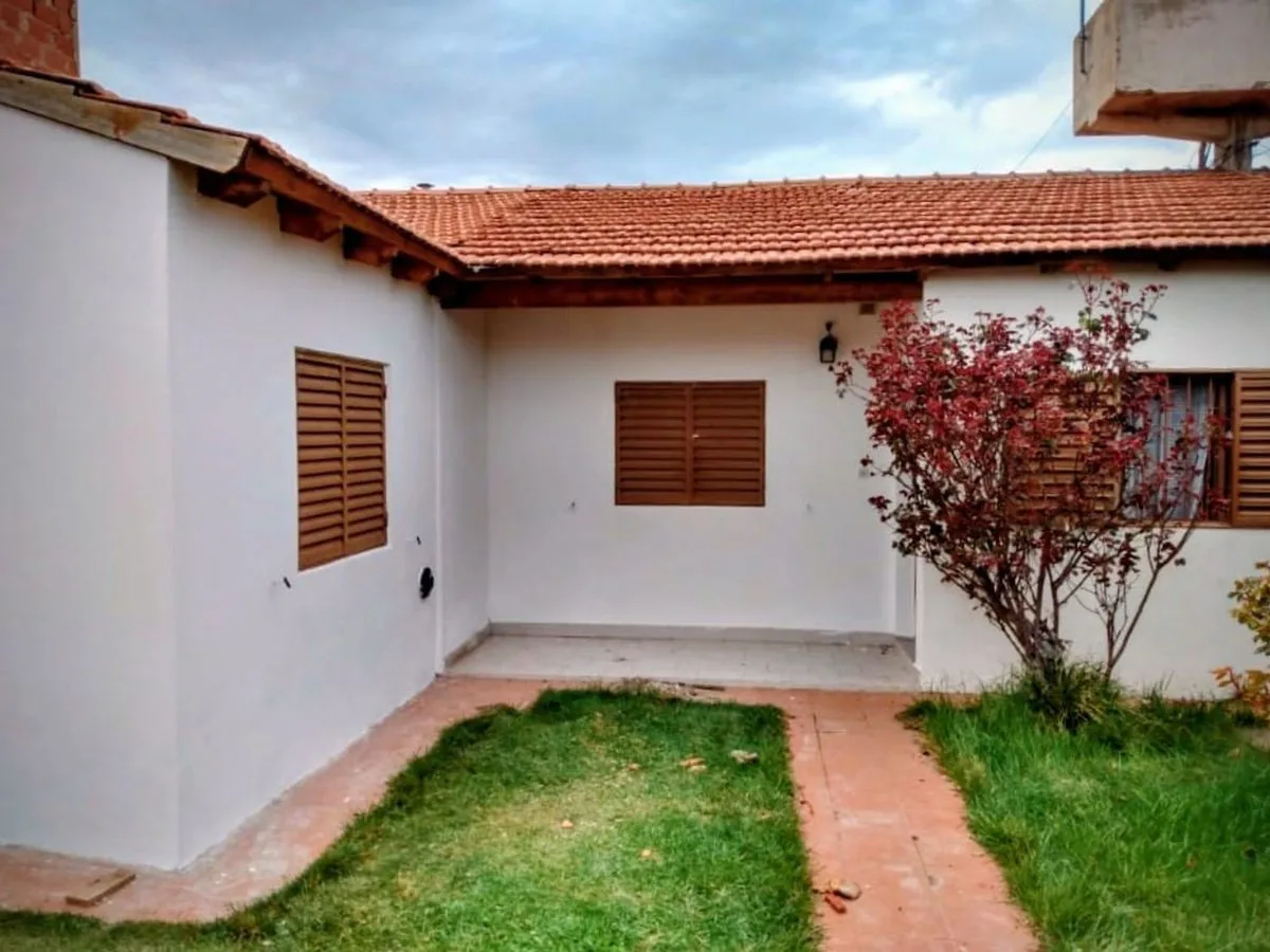 VENTA DE CASA EN BARRIO PARQUE OESTE CUTRAL CO foto 2