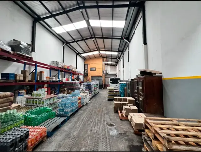 VENTA GALPON EN AVELLANEDA 1900 M2 TOTALES