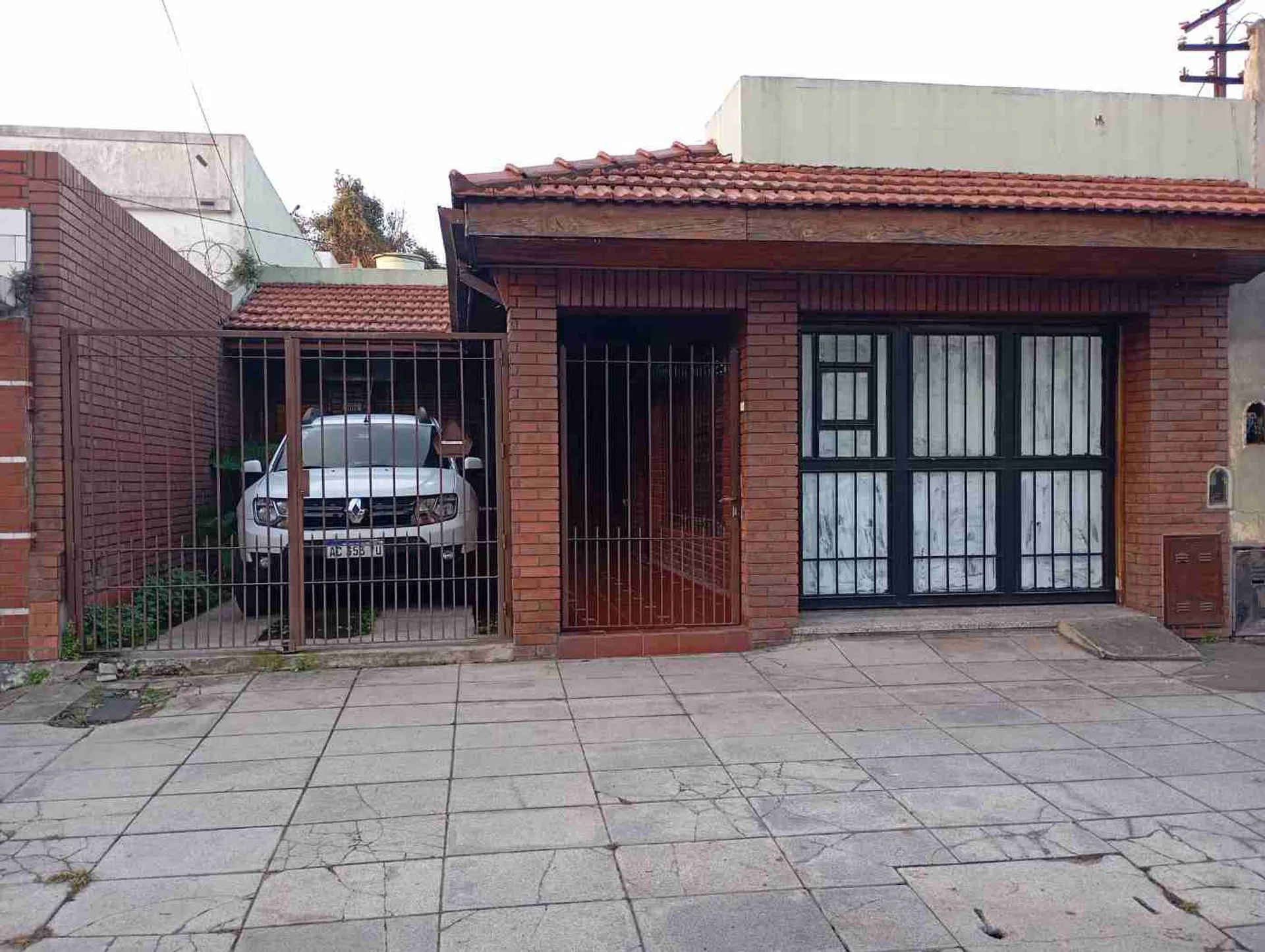 VENTA CASA 3 AMB CON QUINCHO Y GARAGE - V. ALSINA foto 3