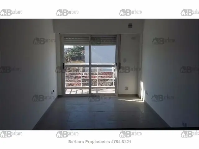 barbaro Vende Departamento en tres de febrero