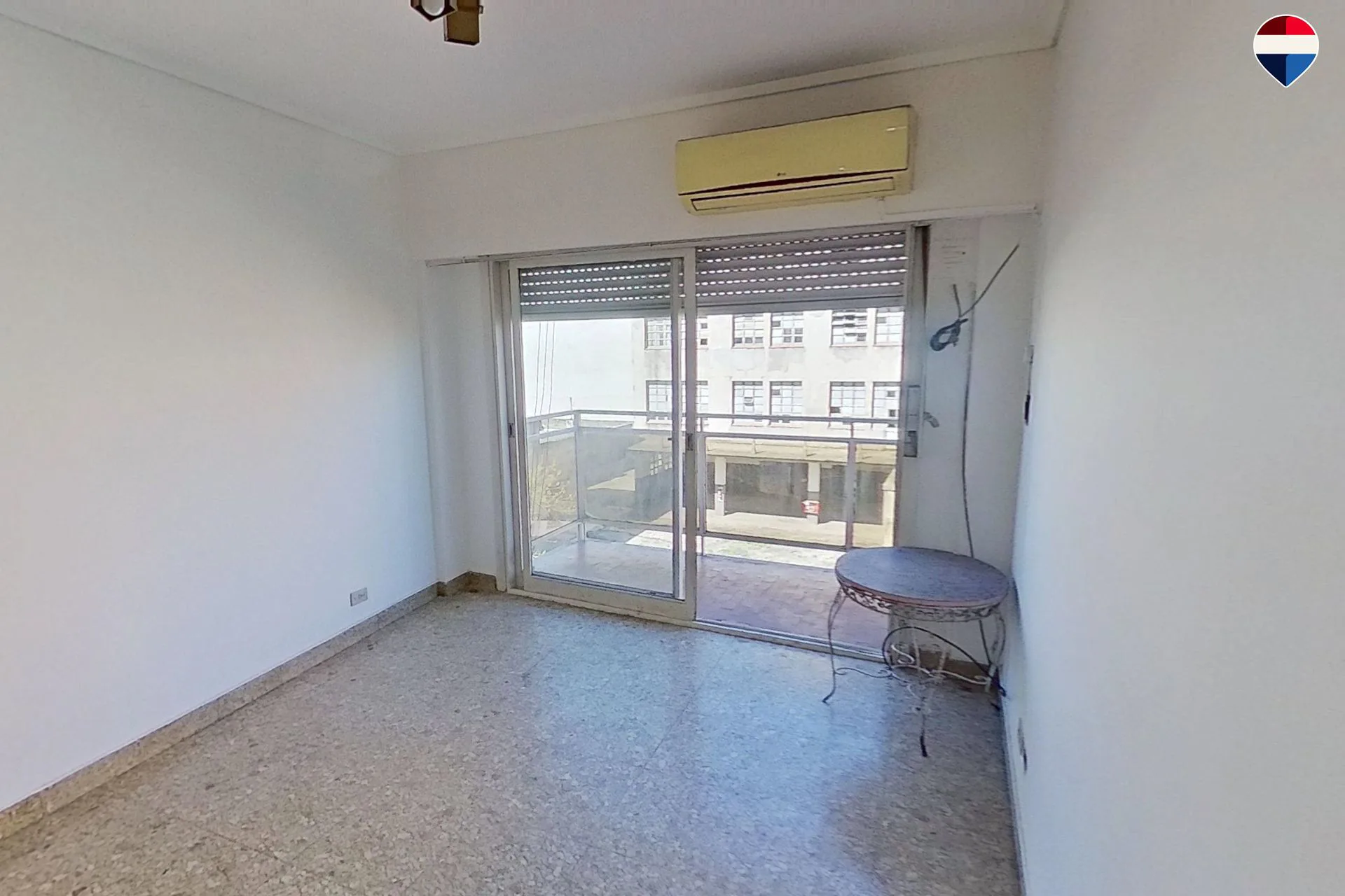 Barracas - Venta - Semipiso 4 ambientes - Balcón foto 3