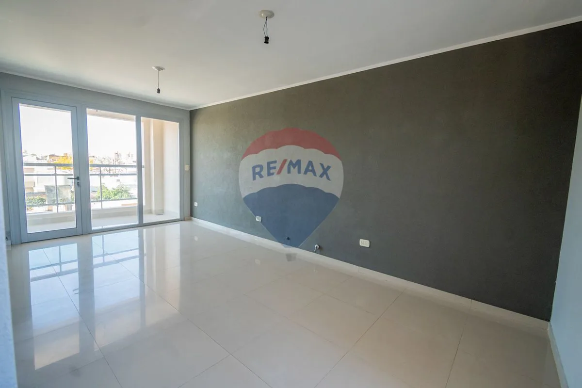 VENTA DPTO 1 DORM CON COCHERA foto 5