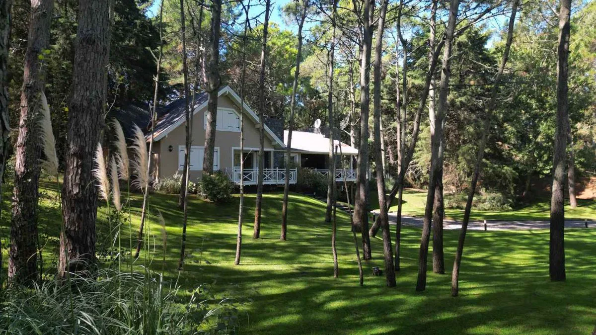 CASA VENTA 6 AMBIENTES CARILO foto 4