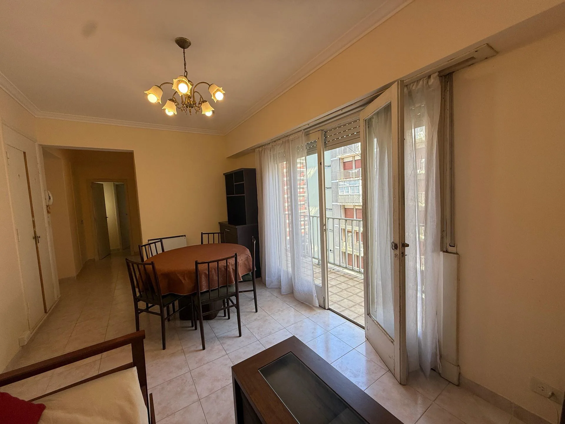 VENTA DPTO 2 AMB CON  BALCON AL FRENTE ZONA CENTRO foto 3