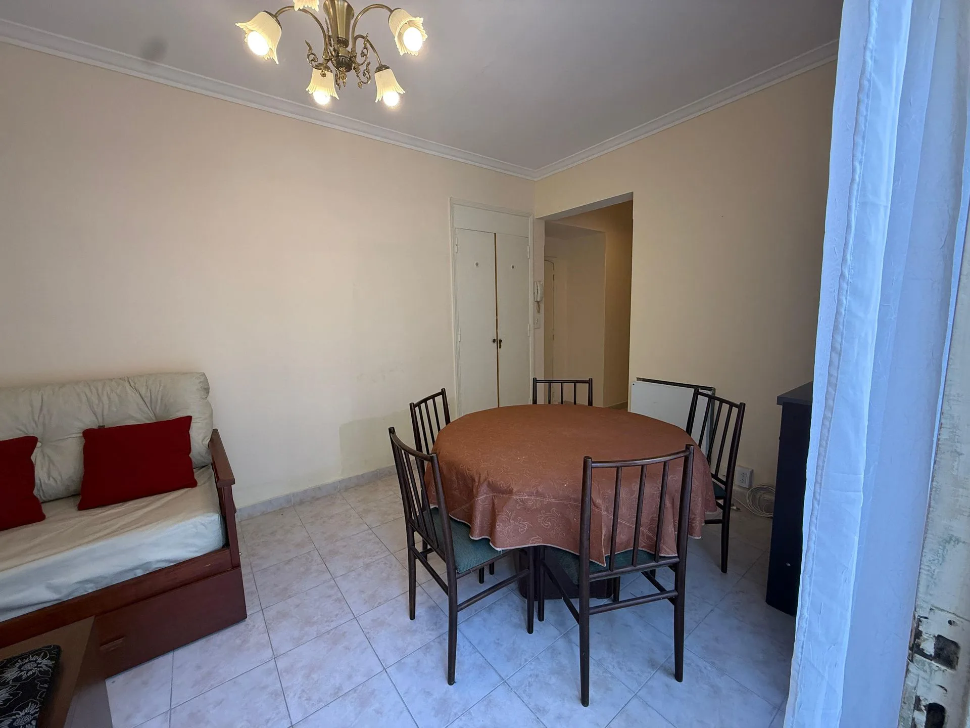 VENTA DPTO 2 AMB CON  BALCON AL FRENTE ZONA CENTRO foto 4