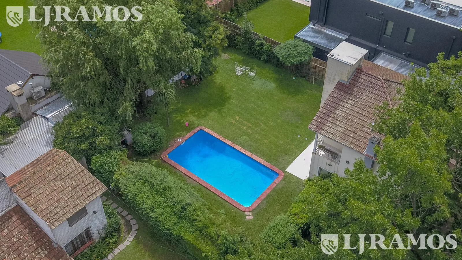Venta - Casa en Mapuche C.C  3 dorms y pileta - Seguridad 24hs - Apto crédito foto 2