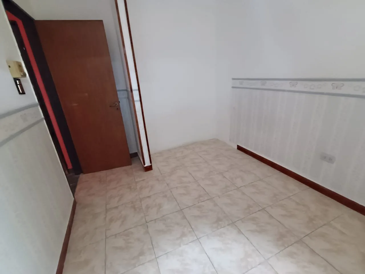 DPTO TIPO CASA 4 AMBIENTES BARRIO EMAUS, Tabaré 6100 - Villa Lugano foto 4