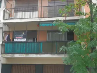 Departamento 2 amb. con balcón corrido. foto 3