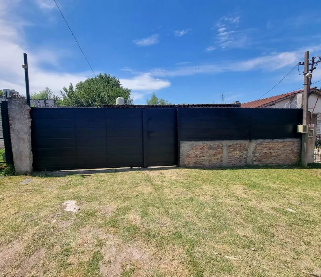 Casa con Pileta en Venta foto 3