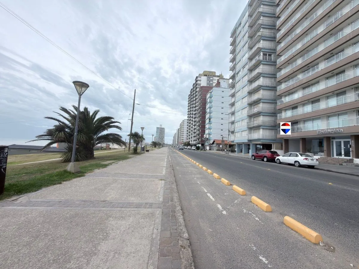Dep 2 ambientes fte al Mar con Balcon y baulera foto 3