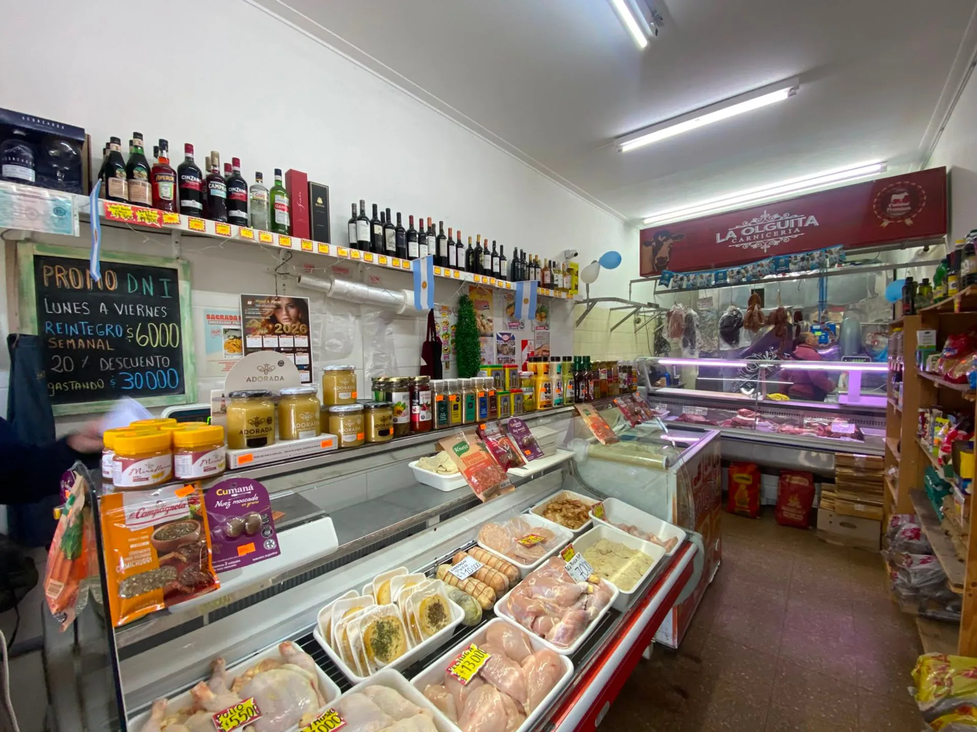 VENTA FONDO DE COMERCIO CARNICERIA Y GRANJA foto 3