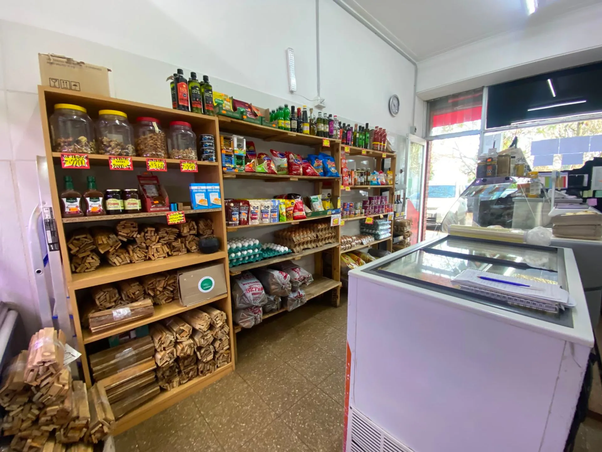 VENTA FONDO DE COMERCIO CARNICERIA Y GRANJA foto 5