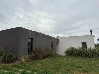 CASA EN VENTA A ESTRENAR LA FEDERALA, LOBOS foto 3
