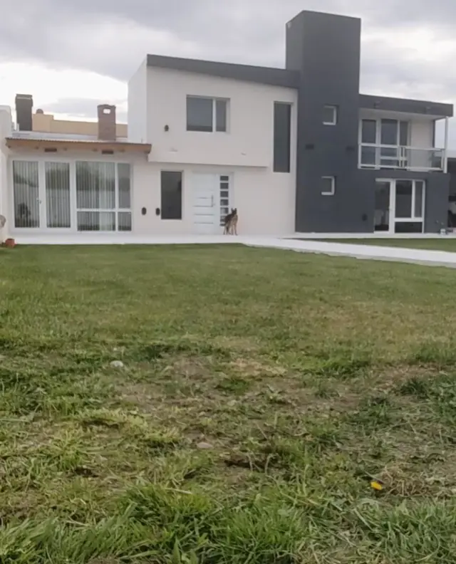 VIVIENDA EN BARRIO SAN BENITO - TRELEW