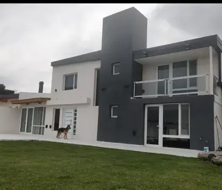 VIVIENDA EN BARRIO SAN BENITO - TRELEW foto 2