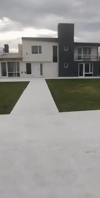 VIVIENDA EN BARRIO SAN BENITO - TRELEW foto 3