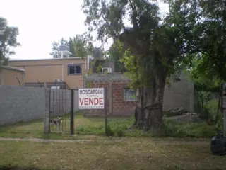 LOTE FINANCIADO CON MEJORAS EN LA REJA - MORENO - ATENCION: R E T A S A D O foto 1