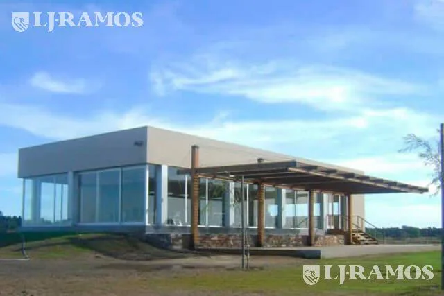 Terreno en Venta a la Laguna Central  89.000 PG foto 4