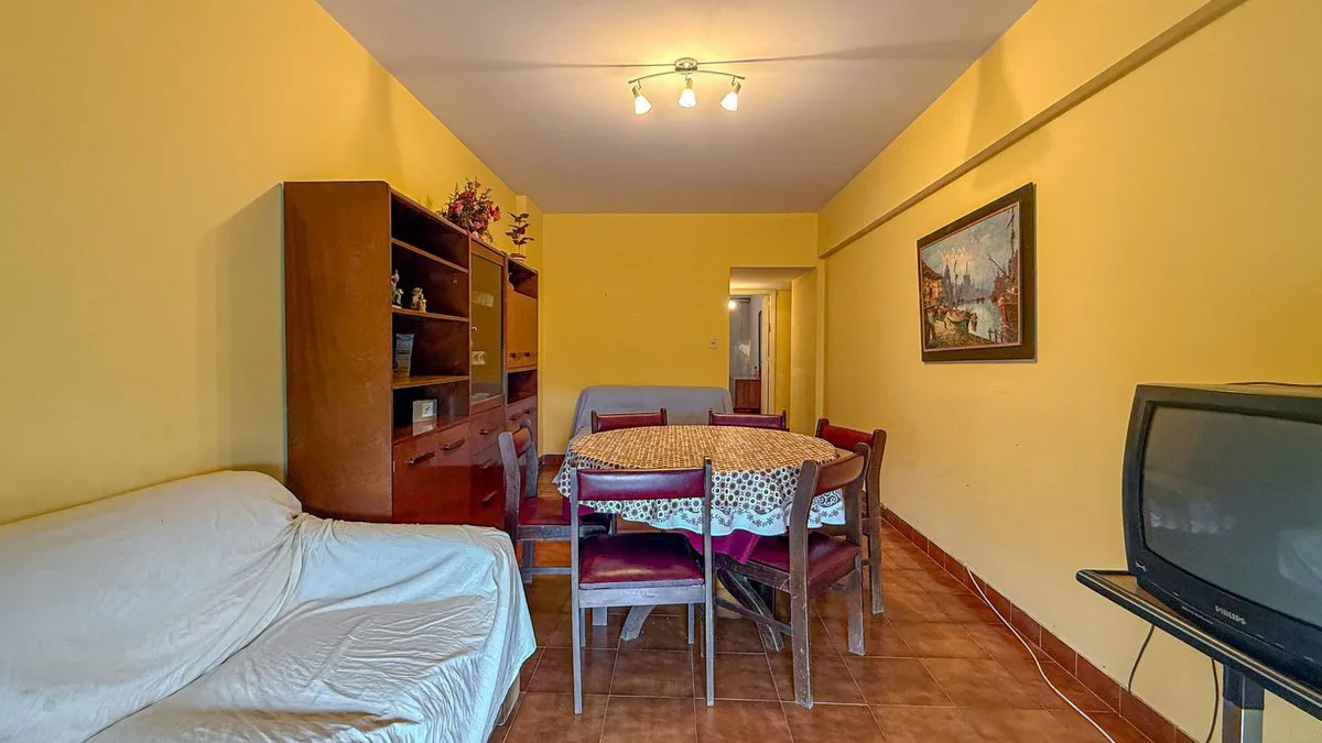 VENTA DTO 2 AMB AL FRENTE PLAZA COLON CON DEP. foto 4