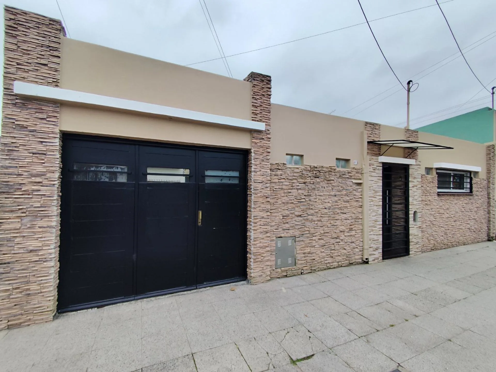 Venta Casa 3 Amb con Garage Doble y Patio Interno foto 4