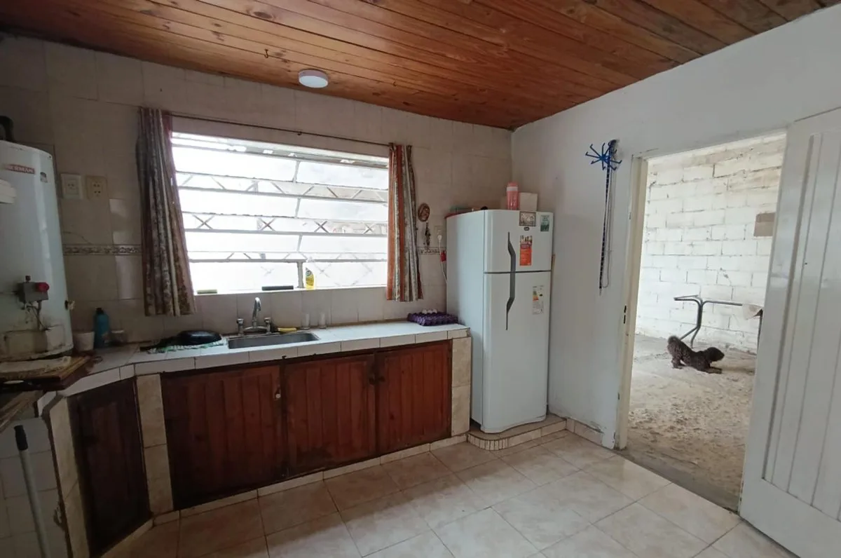 Venta Casa 200m2, 2 dormitorios. Pezzi San Nicolas foto 3