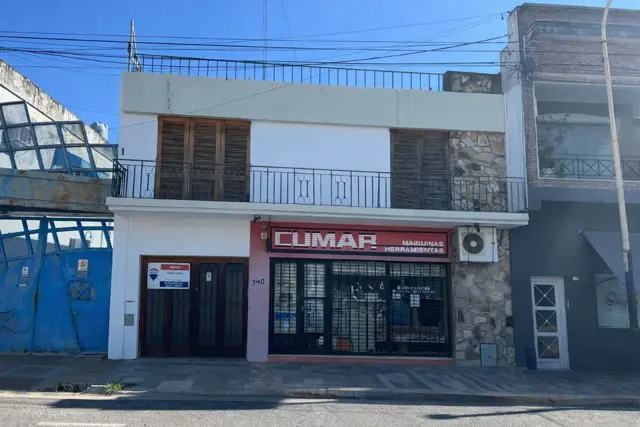CASA 3 DORMITORIOS + LOCAL COMERCIAL
