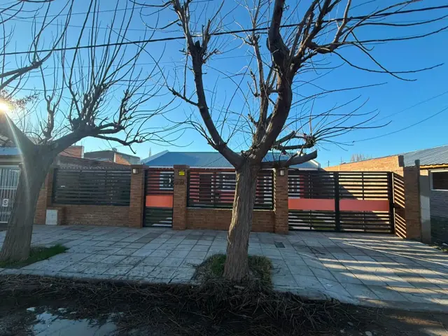 VENTA CASA 2 DORMITORIOS EN PLOTTIER