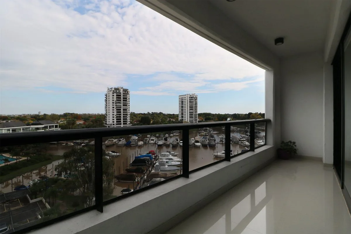 Departamento 3 ambientes en venta en Marinas Golf foto 4
