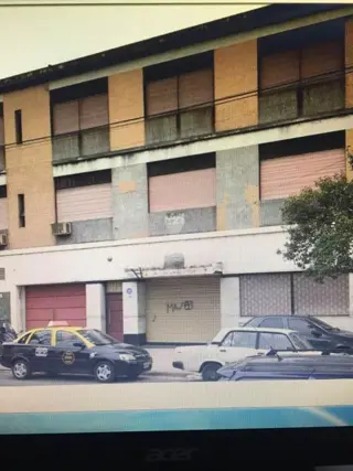 Local comercial · 745m2 foto 1