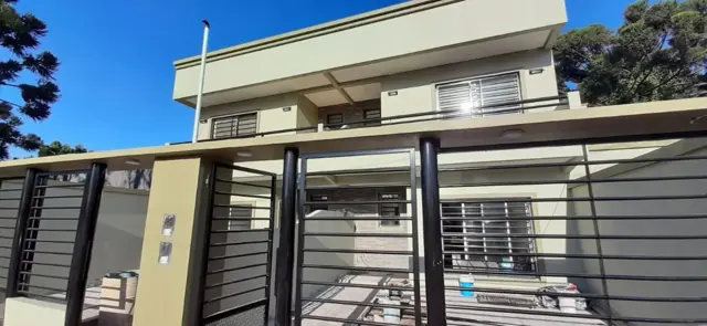EXCELENTE DUPLEX CON COCHERA