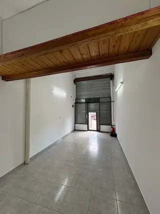 Local comercial sobre Polledo a 2 cuadras de Av. Cristiania foto 4