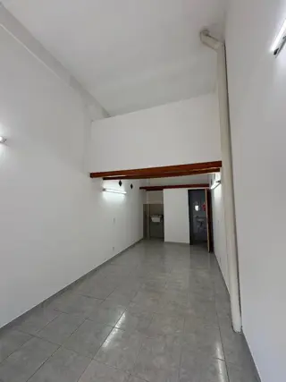 Local comercial sobre Polledo a 2 cuadras de Av. Cristiania foto 5