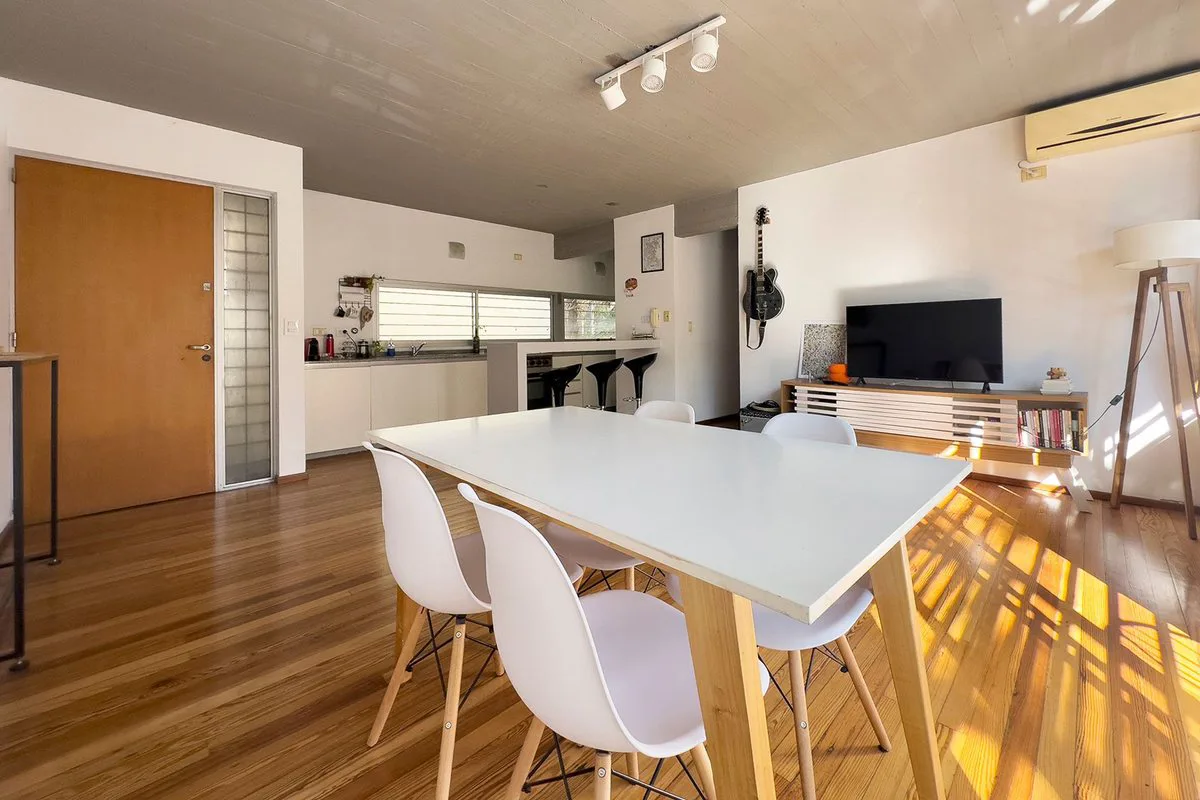 Venta - Depto 2 Amb c/Coch y Balcon - San Isidro foto 2