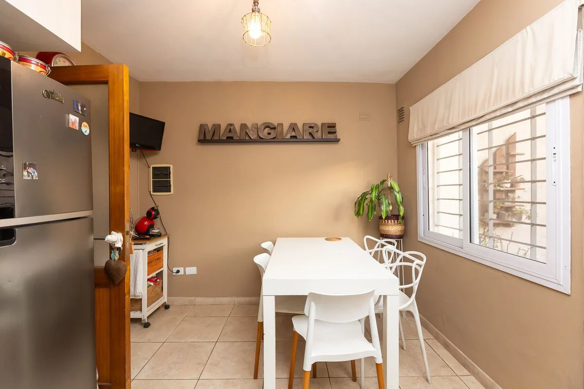 TRIPLEX, VENTA, 4 AMB, BELLA VISTA APTO CREDITO foto 2