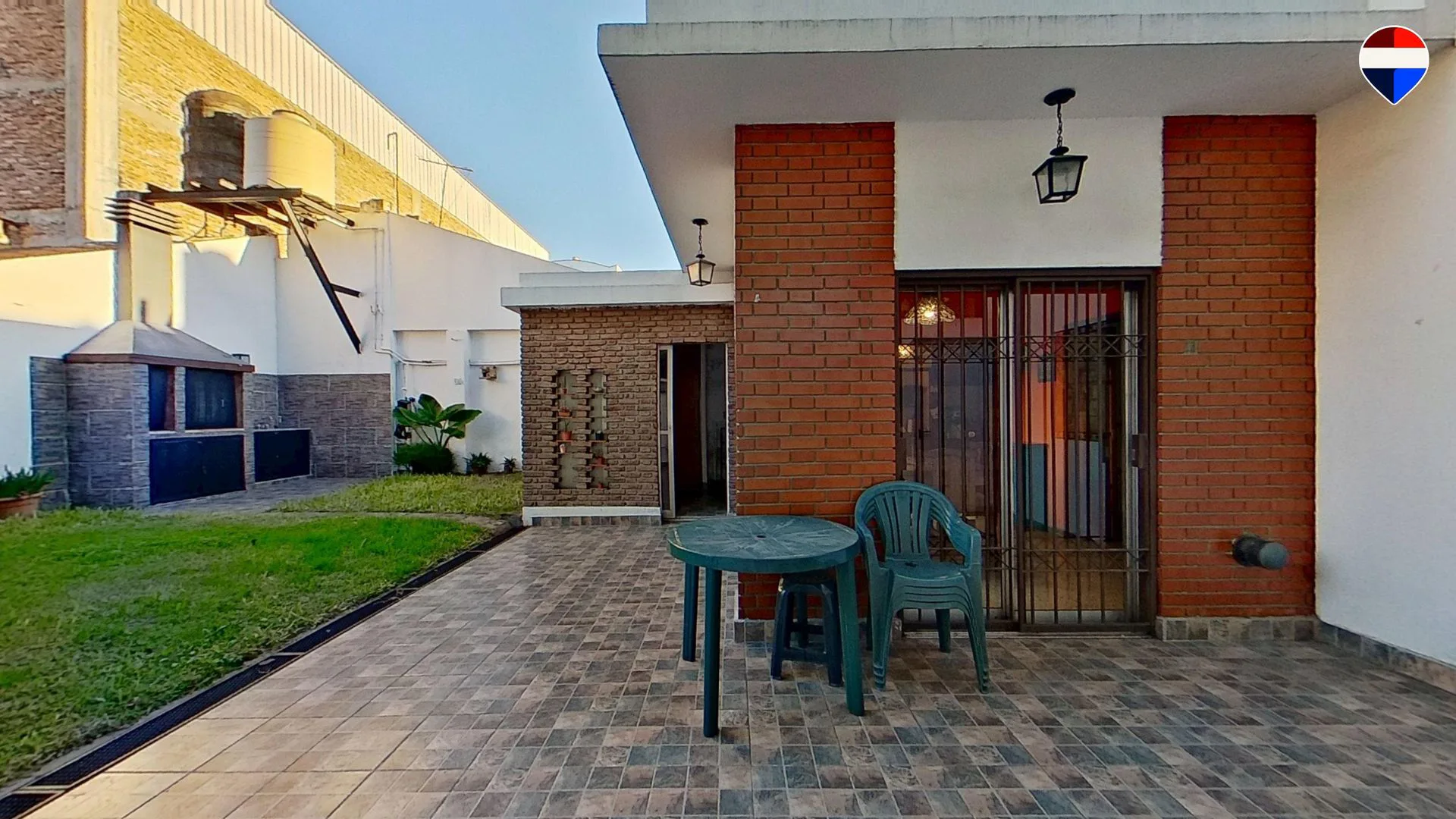 Casa con Jardín, patio y parrilla en L.del Mirador foto 2